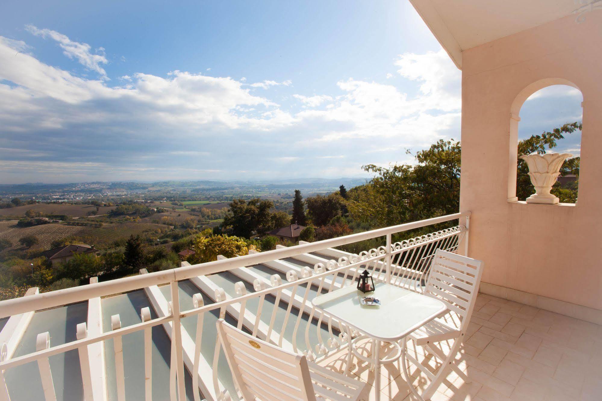 Residence Belohorizonte Macerata Esterno foto