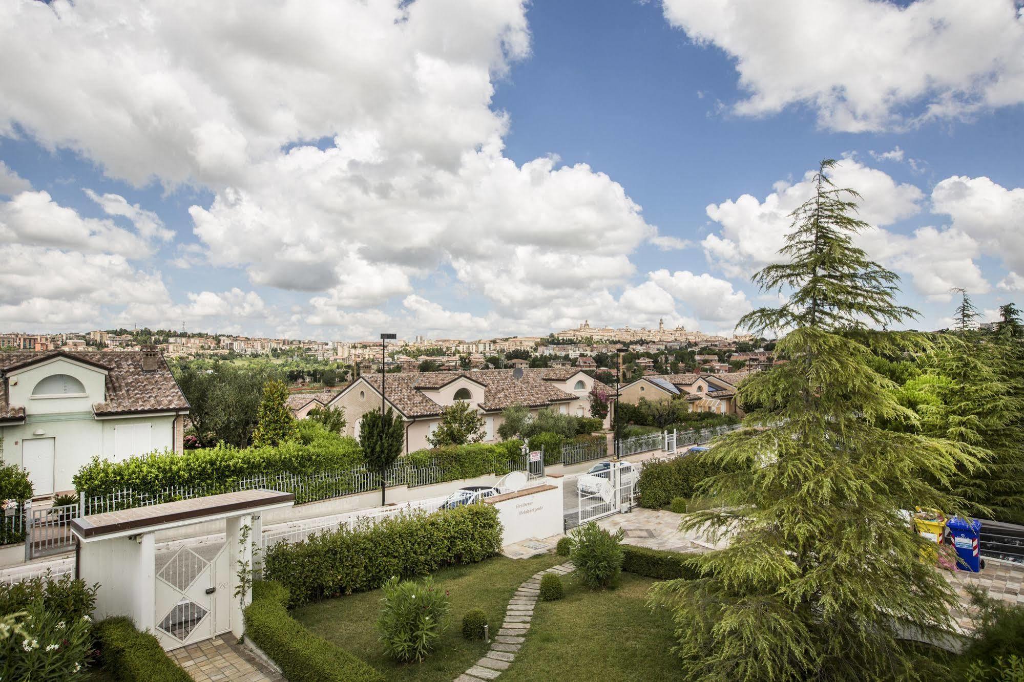 Residence Belohorizonte Macerata Esterno foto